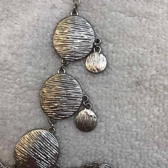 Silver toned placket necklace - Picture 2 of 2